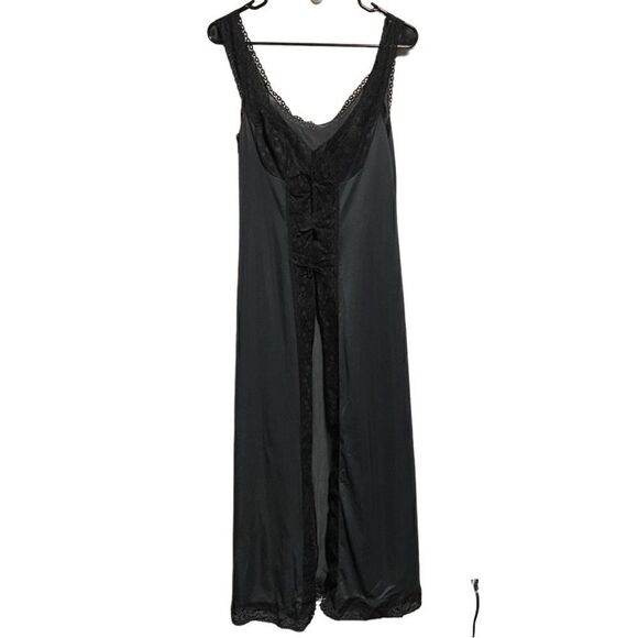 Vintage VASSARETTE- Black Full Length Nightgown with Front Slit, USA, Size 36 - Picture 9 of 9